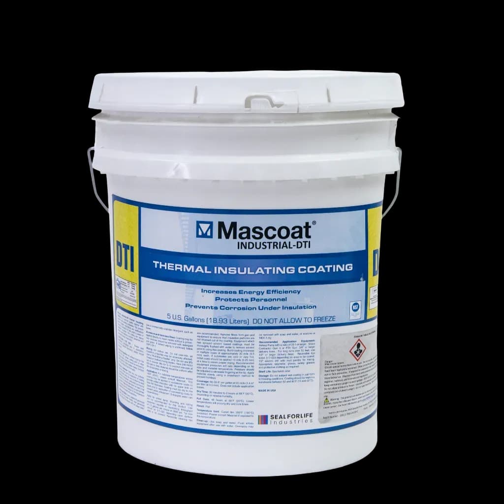 Um balde de plástico branco com alça metálica, contendo o revestimento Mascoat Industrial DTI e com um rótulo azul e branco.